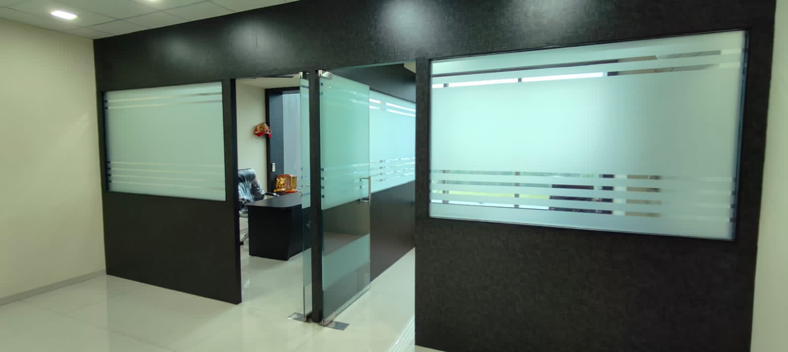 Cabin 4 Seat Window Facing