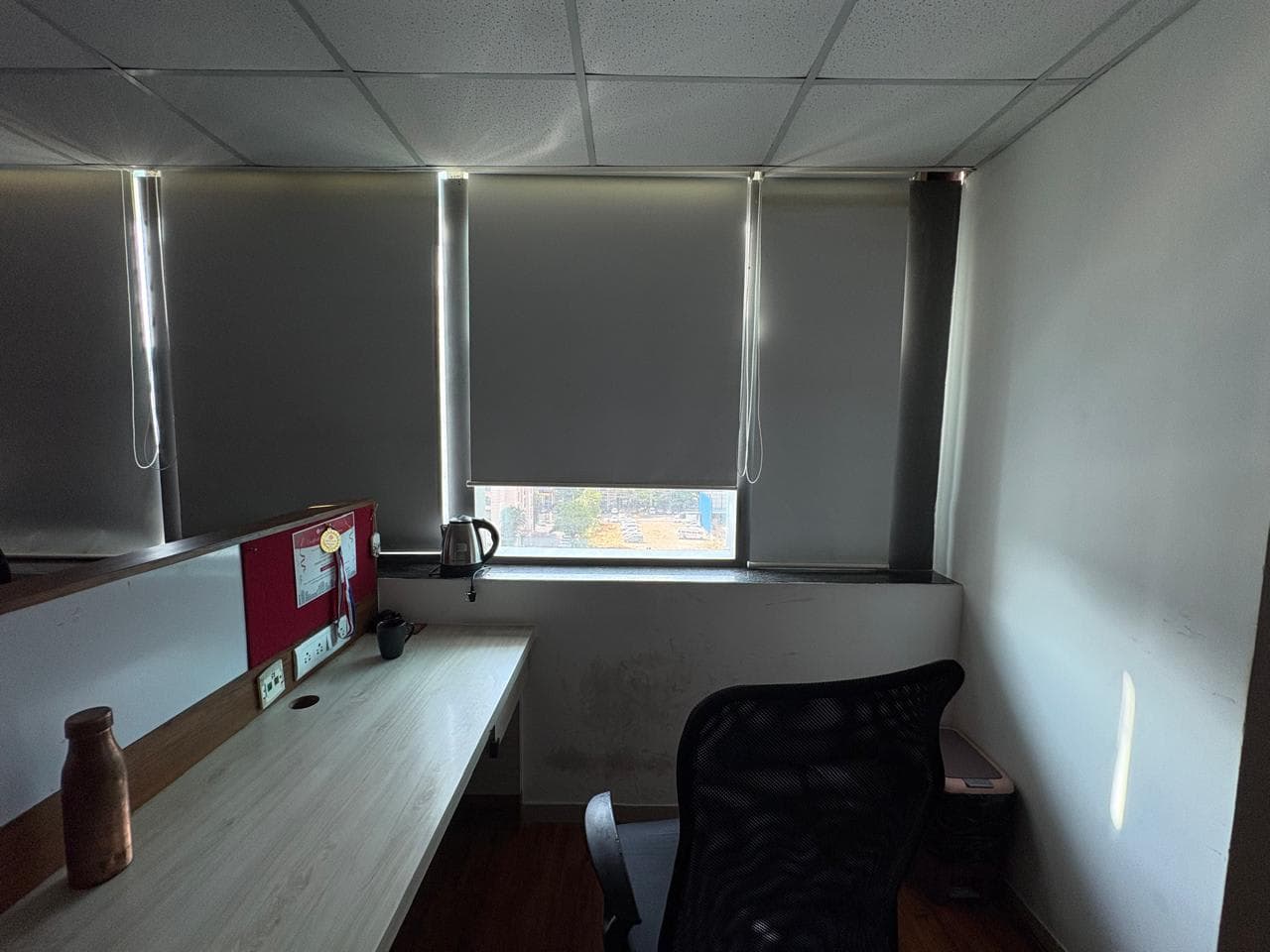 Window Facing Bench - D W-03