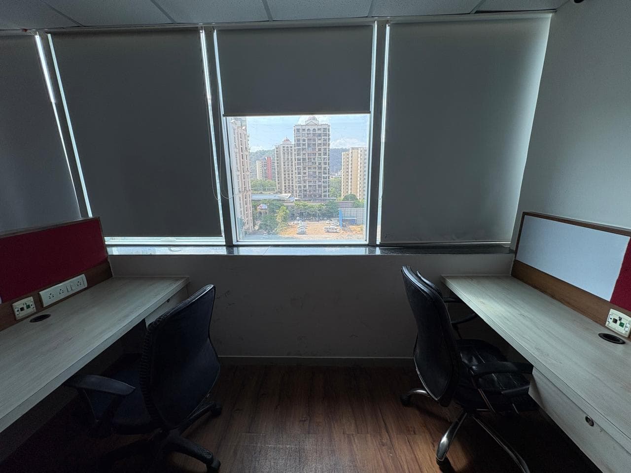 Window Facing Bench - I W-06
